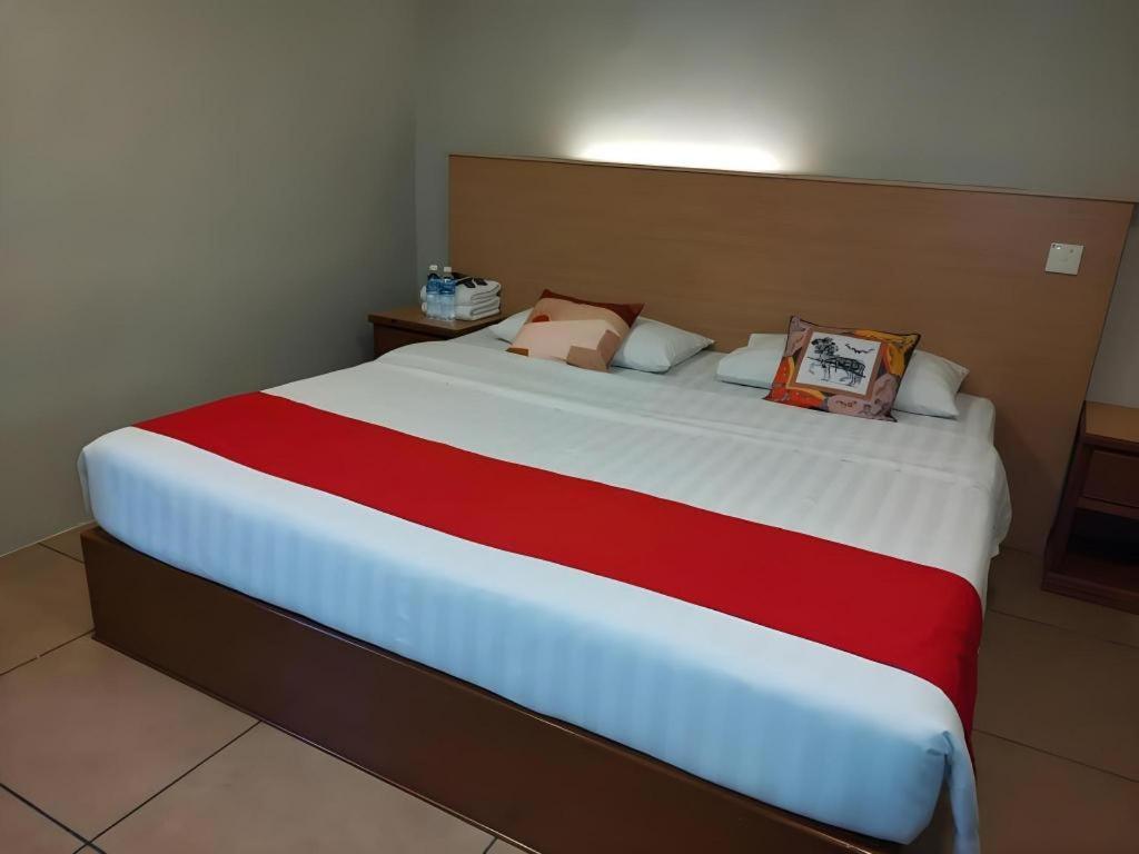 River Park Hotel Sibu Exterior foto